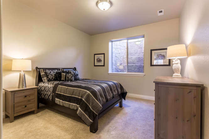 5246 Fraser Valley Ln Colorado-small-029-21-Lower Level Bedroom-666x444-72dpi